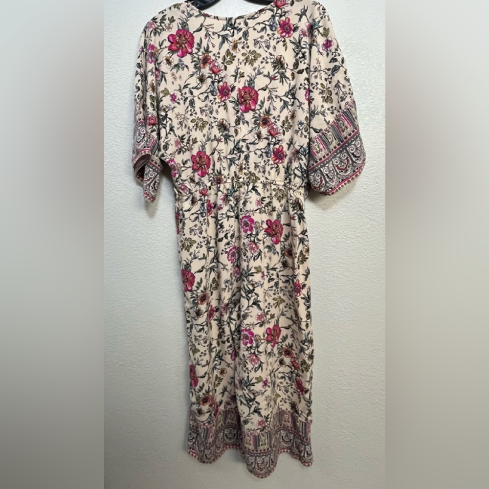 🌲3/$25 Floral Capri Length Jumpsuit - Picture 5 of 6
